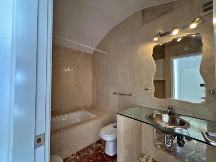 Image No.24-2 Bed Apartment for sale