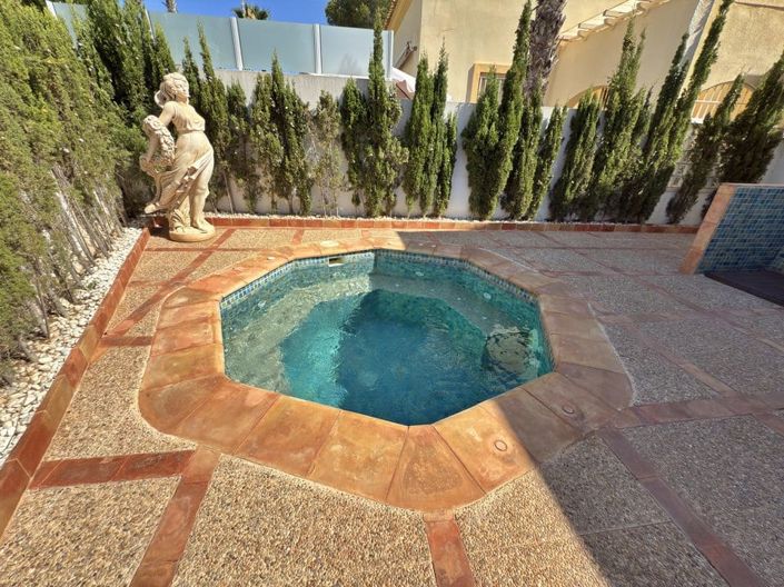 Image No.12-4 Bed Villa for sale