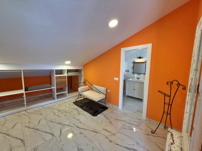 Image No.28-4 Bed Villa for sale