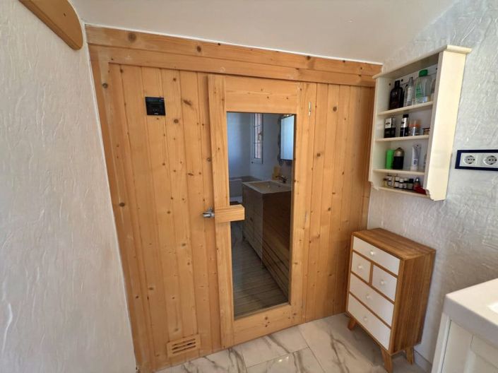 Image No.29-4 Bed Villa for sale