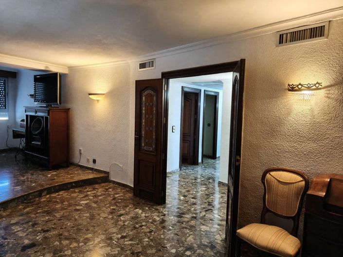 Image No.10-4 Bed Apartment for sale