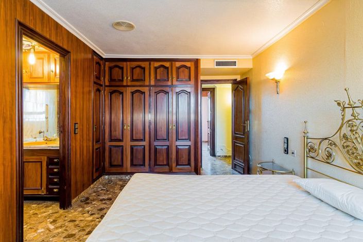 Image No.11-4 Bed Apartment for sale