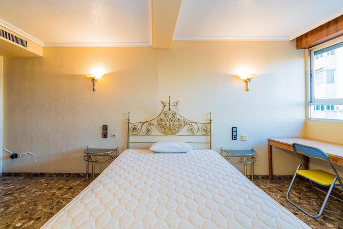 Image No.12-4 Bed Apartment for sale