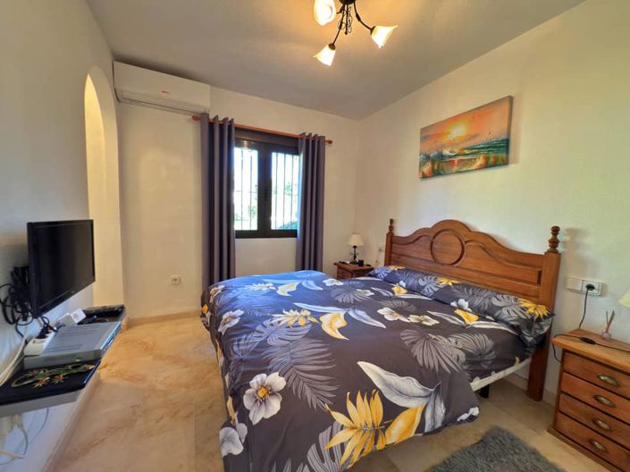 Image No.20-3 Bed Apartment for sale