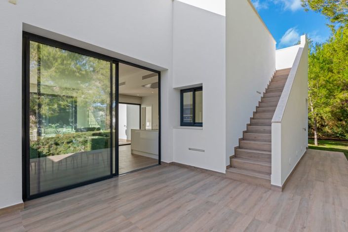 Image No.10-3 Bed Villa for sale