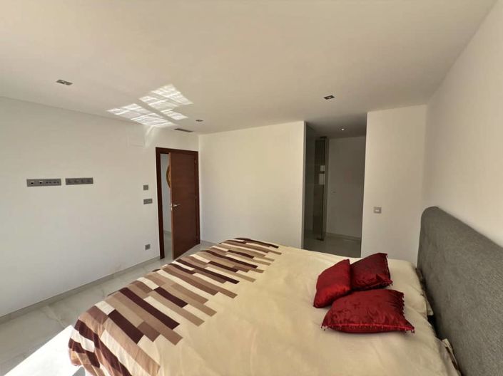 Image No.24-5 Bed Villa for sale