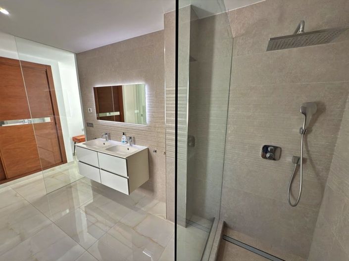 Image No.26-5 Bed Villa for sale