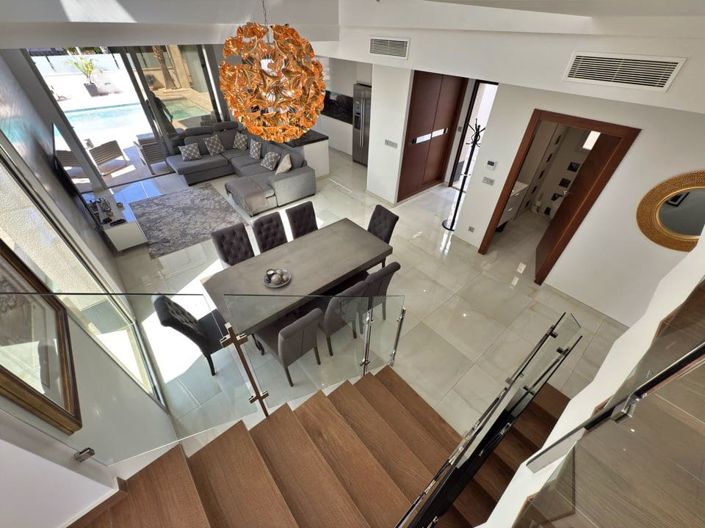 Image No.28-5 Bed Villa for sale