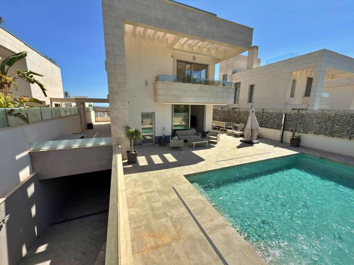 Image No.5-5 Bed Villa for sale