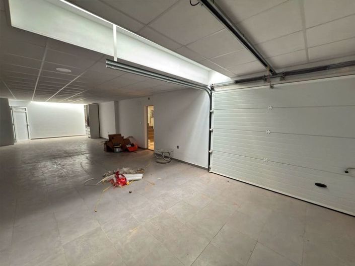 Image No.48-5 Bed Villa for sale