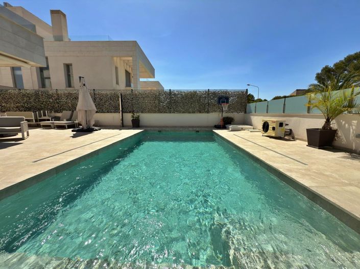 Image No.6-5 Bed Villa for sale