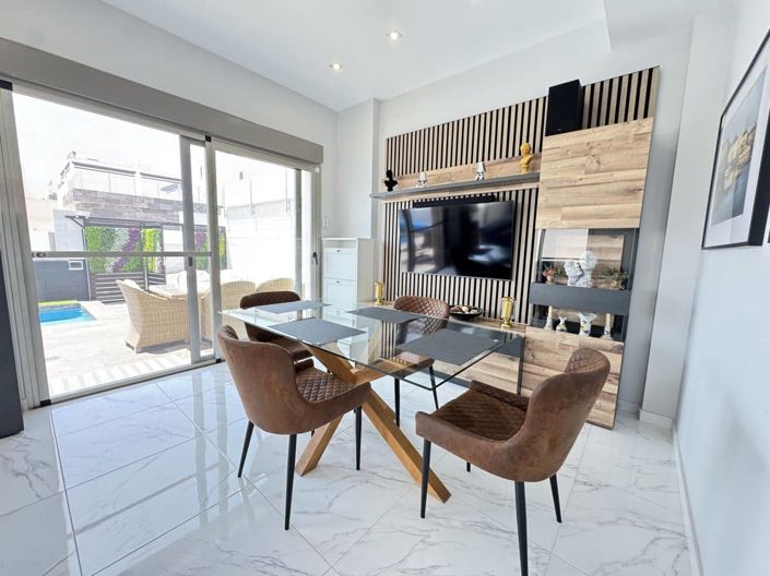 Image No.5-4 Bed Villa for sale