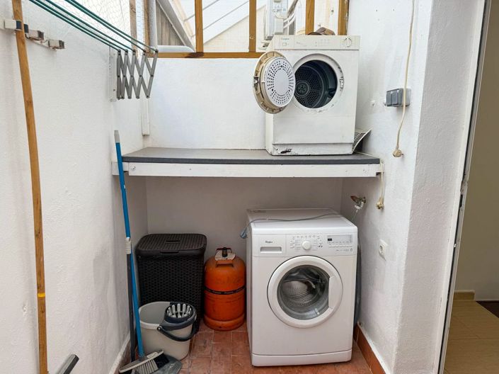 Image No.12-4 Bed Property for sale