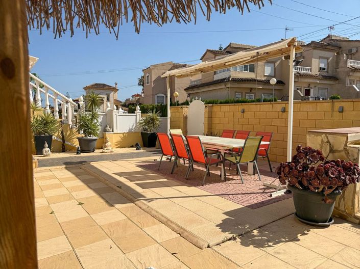 Image No.26-4 Bed Property for sale