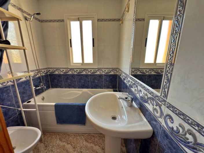 Image No.24-2 Bed Apartment for sale