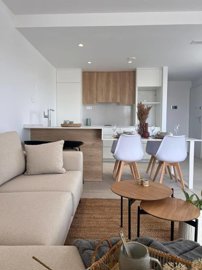 elisa-beach-2024-04-05-at-215651result