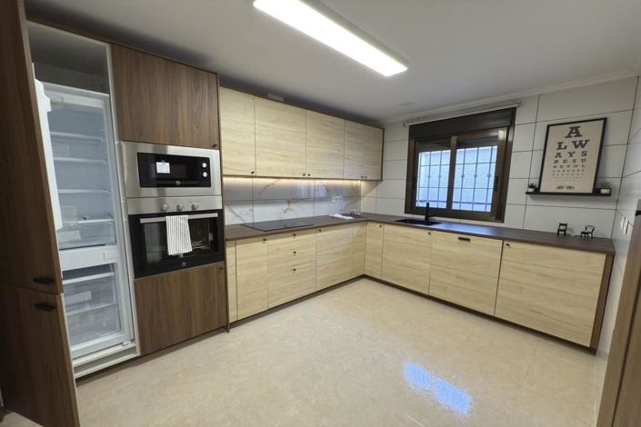 Image No.10-3 Bed Townhouse for sale