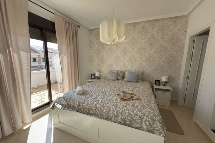 Image No.16-3 Bed Townhouse for sale