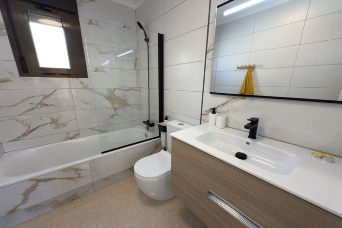 Image No.18-3 Bed Townhouse for sale