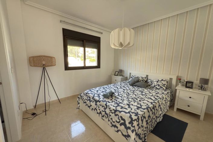 Image No.21-3 Bed Townhouse for sale