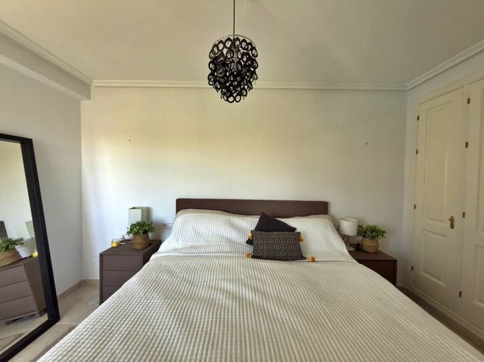 Image No.25-2 Bed Apartment for sale