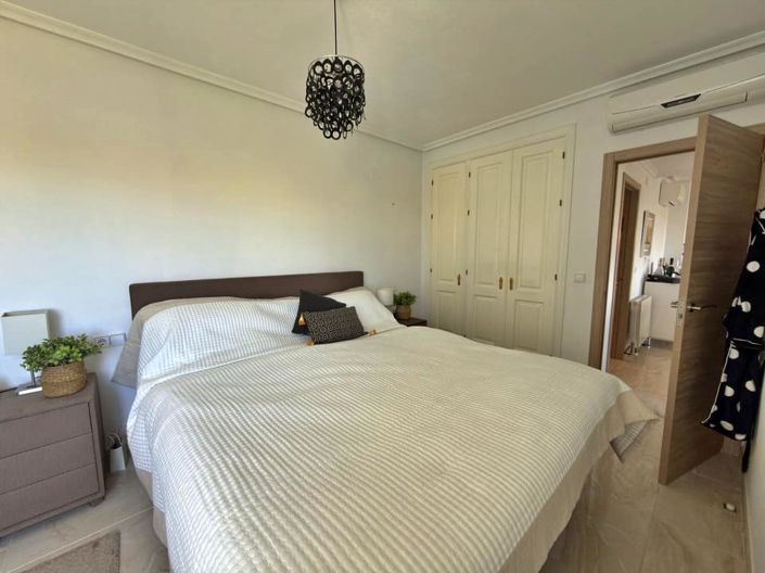 Image No.26-2 Bed Apartment for sale