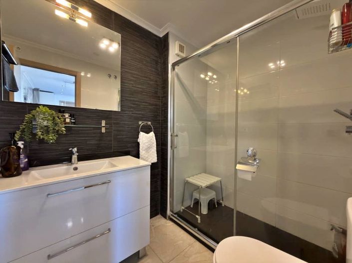 Image No.27-2 Bed Apartment for sale