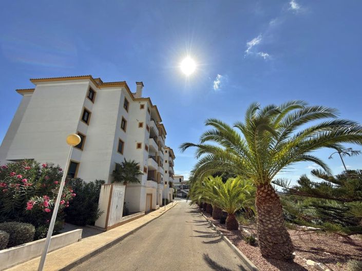 Image No.3-2 Bed Apartment for sale