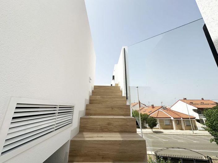 Image No.19-3 Bed Villa for sale