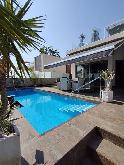 Image No.2-4 Bed Villa for sale