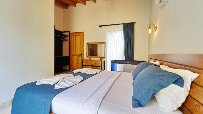 Image No.12-9 Bed Villa for sale