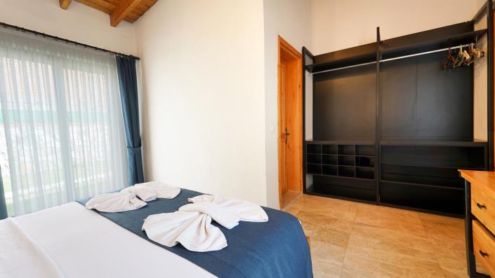 Image No.17-9 Bed Villa for sale