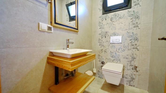 Image No.18-9 Bed Villa for sale