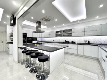 0d33f5ac-6442-407f-af4e-ac5faaf60ddb