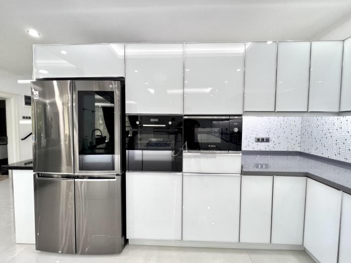 Image No.21-8 Bed Villa for sale