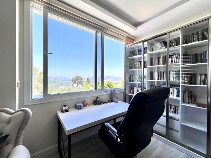 Image No.32-8 Bed Villa for sale