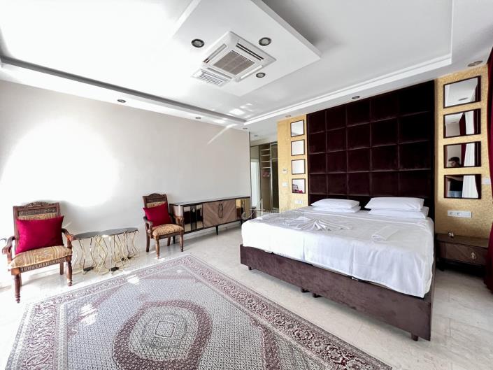 Image No.34-8 Bed Villa for sale