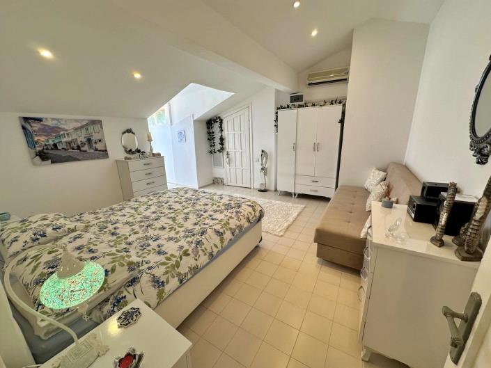 Image No.9-1 Bed Apartment for sale