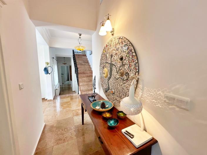 Image No.15-4 Bed Villa for sale