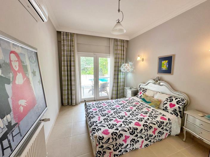 Image No.18-4 Bed Villa for sale