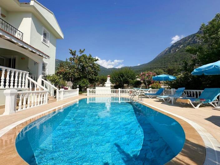 Image No.2-4 Bed Villa / Detached for sale