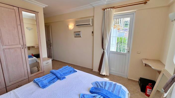 Image No.17-4 Bed Villa / Detached for sale