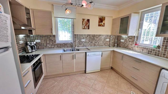 Image No.13-4 Bed Villa / Detached for sale