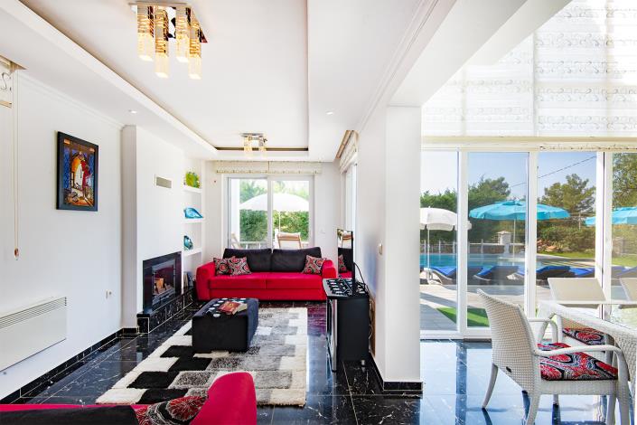 Image No.8-4 Bed Villa / Detached for sale