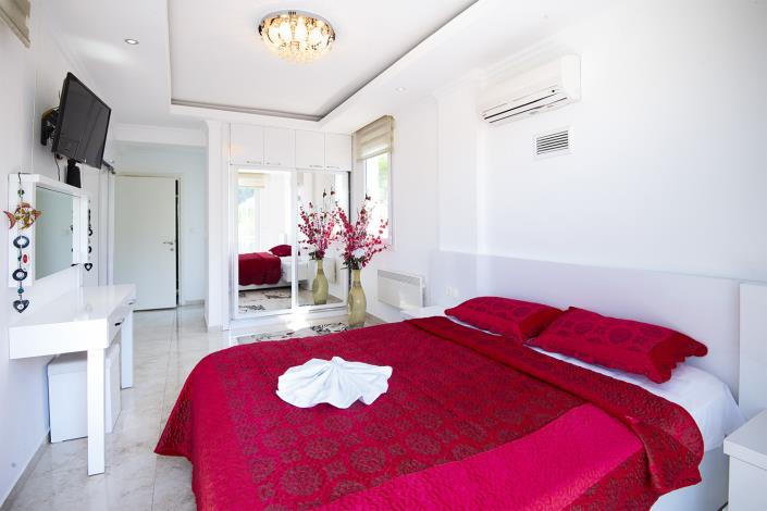 Image No.16-4 Bed Villa / Detached for sale