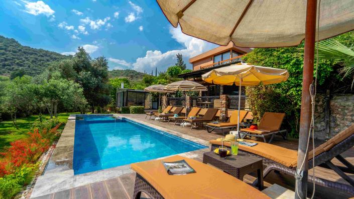 Image No.1-4 Bed Villa / Detached for sale