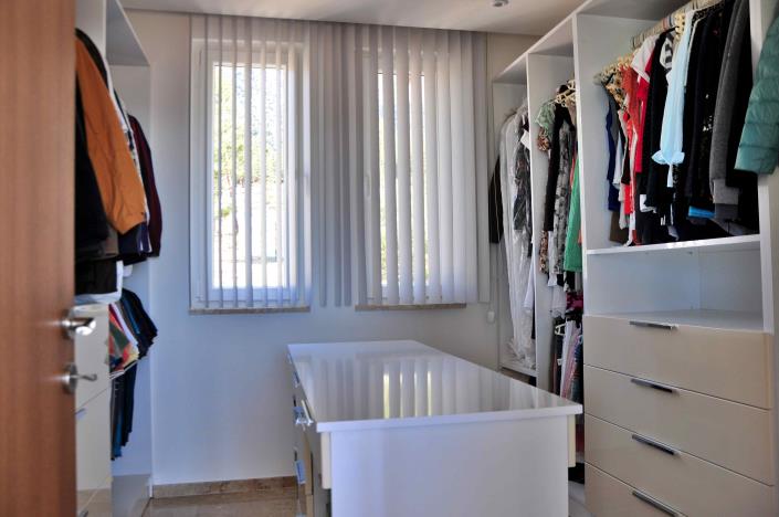 Image No.27-4 Bed Villa / Detached for sale