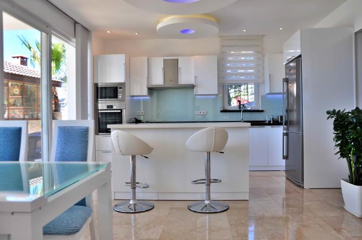 Image No.5-4 Bed Villa / Detached for sale