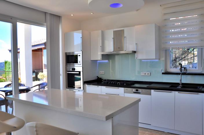 Image No.6-4 Bed Villa / Detached for sale