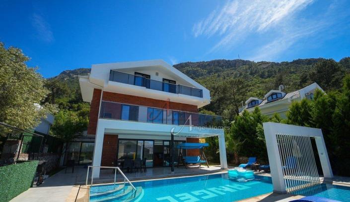 Image No.2-5 Bed Villa for sale